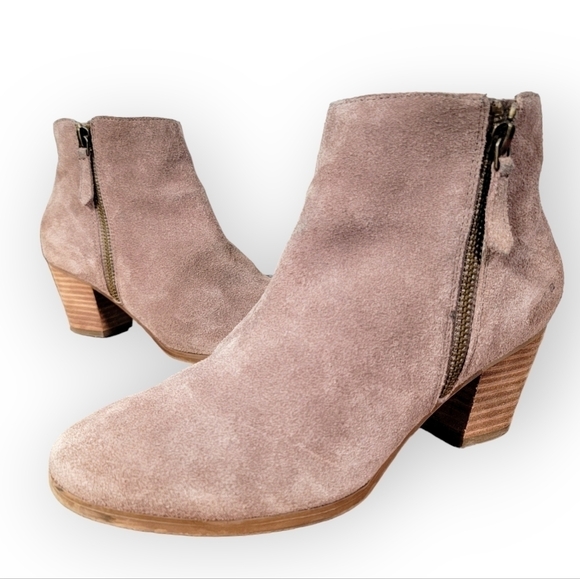 Nicole Light Taupe / Tan Suede Ankle Boots Booties Size 6.5 - Picture 1 of 16